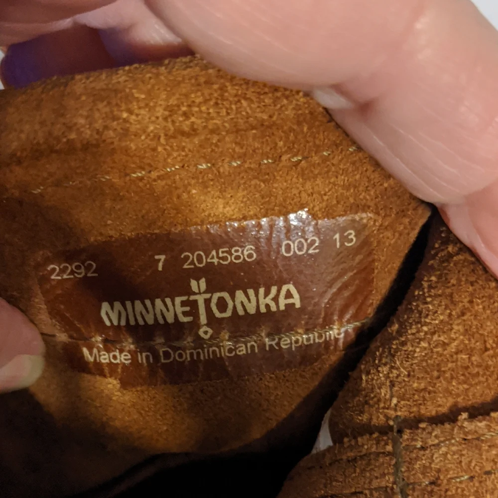 Minnetonka Tan Suede Moccasins Size 7